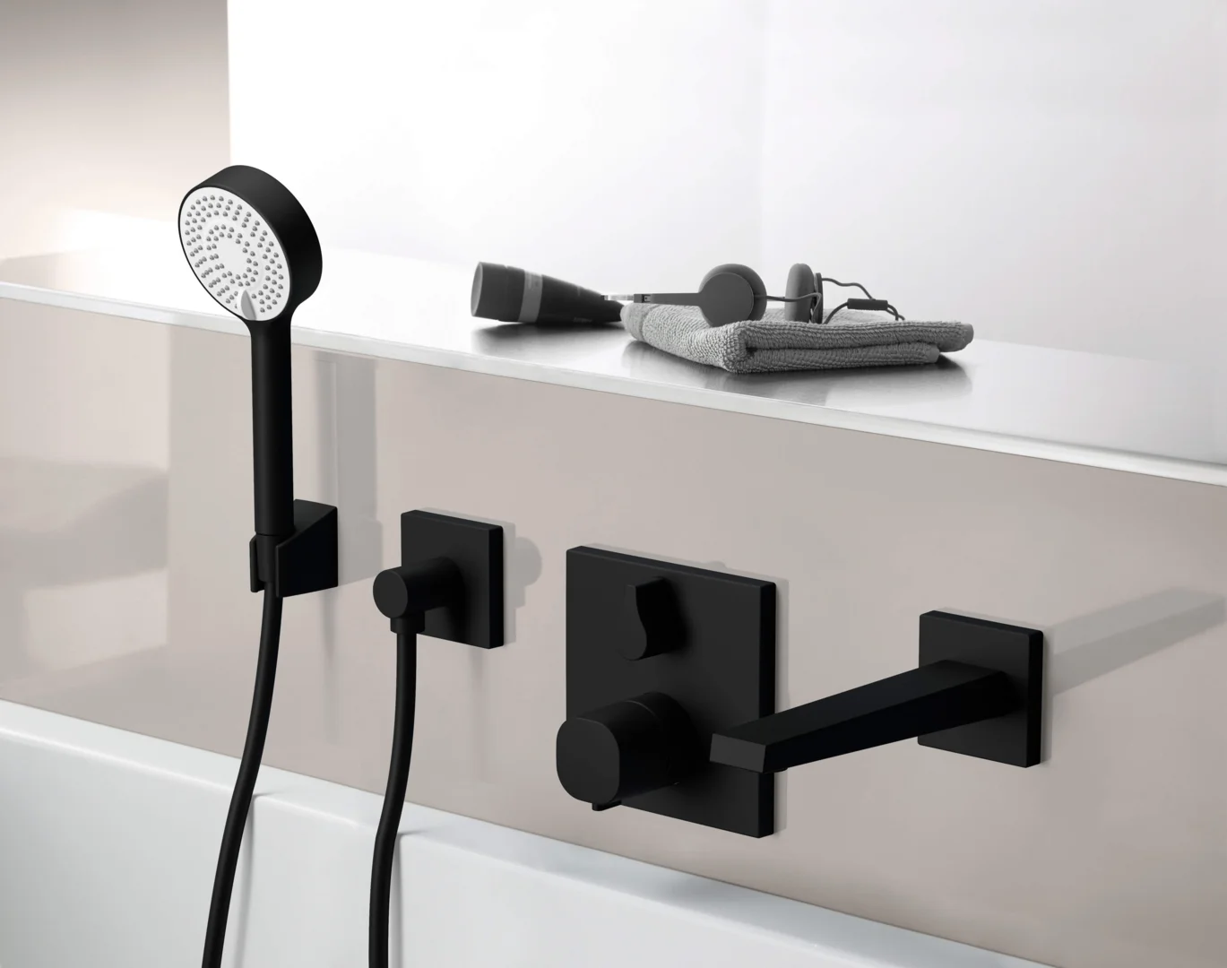 HANSA BASIC JET ruční sprchová souprava #4468013333 - černá mat